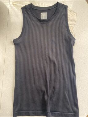 Athleta Renew black Ribbed Crewneck Tank